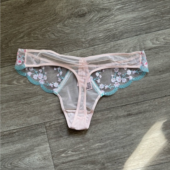 NWT Victoria’s Secret Lace Panty - Picture 4 of 5